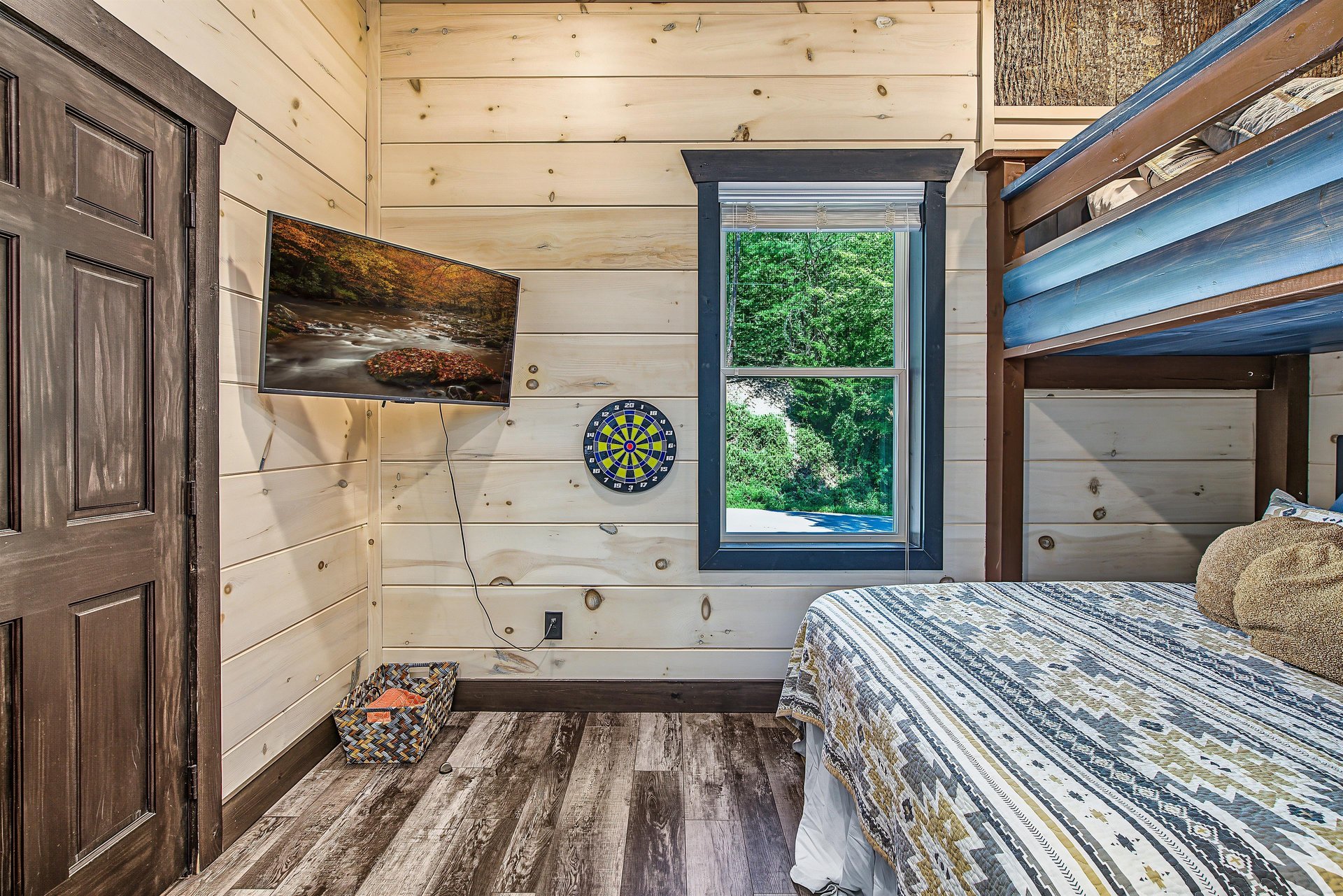 Main Level Queen over twin bunkroom