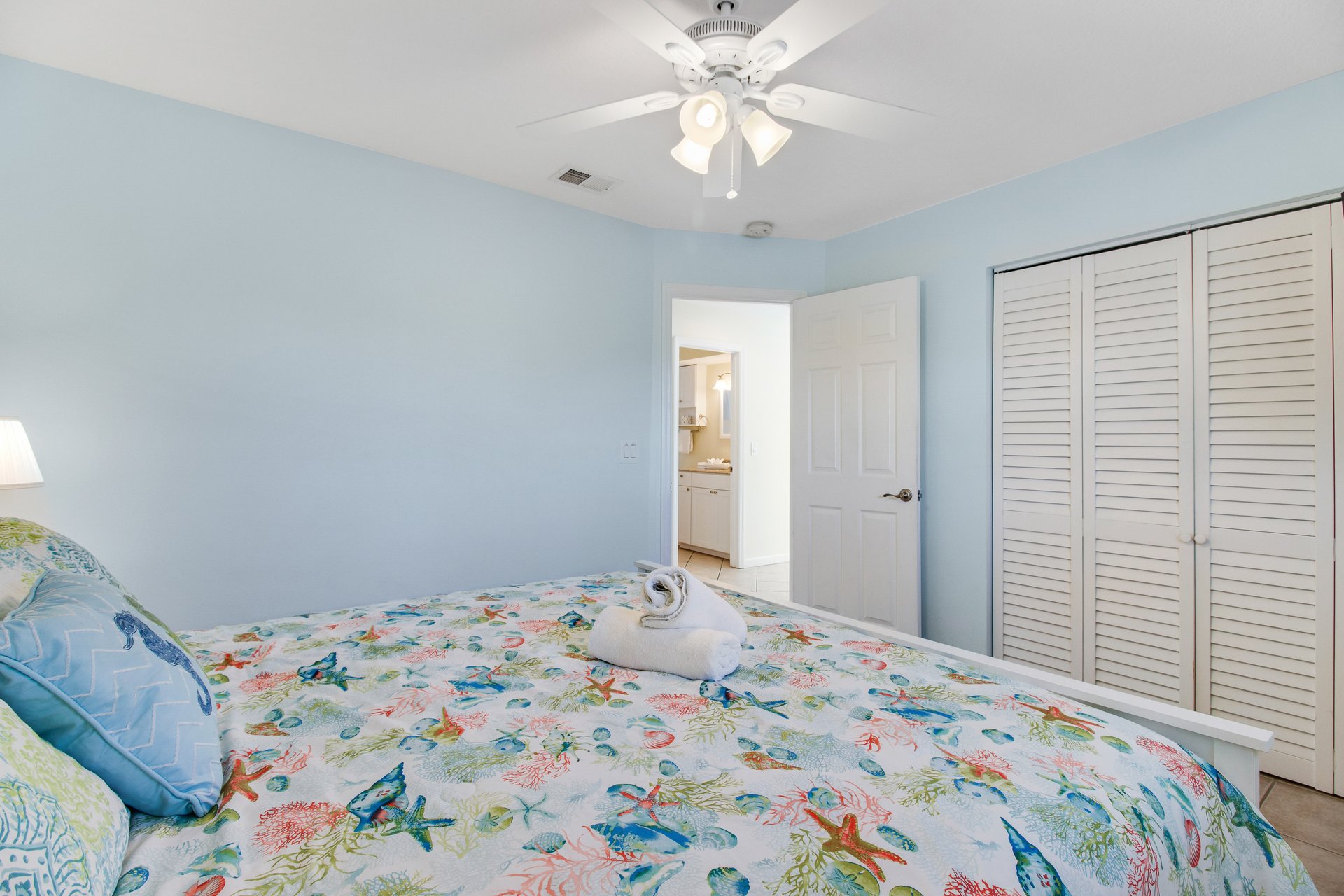 Turquoise Paradise West 13
