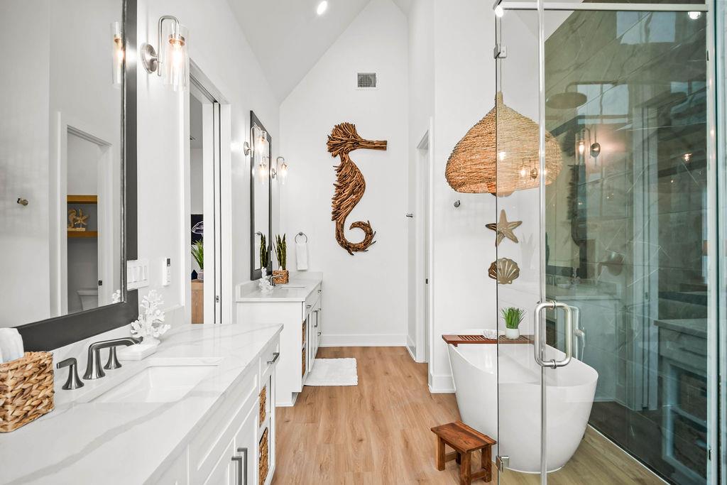 2nd Floor, Primary King Bathroom