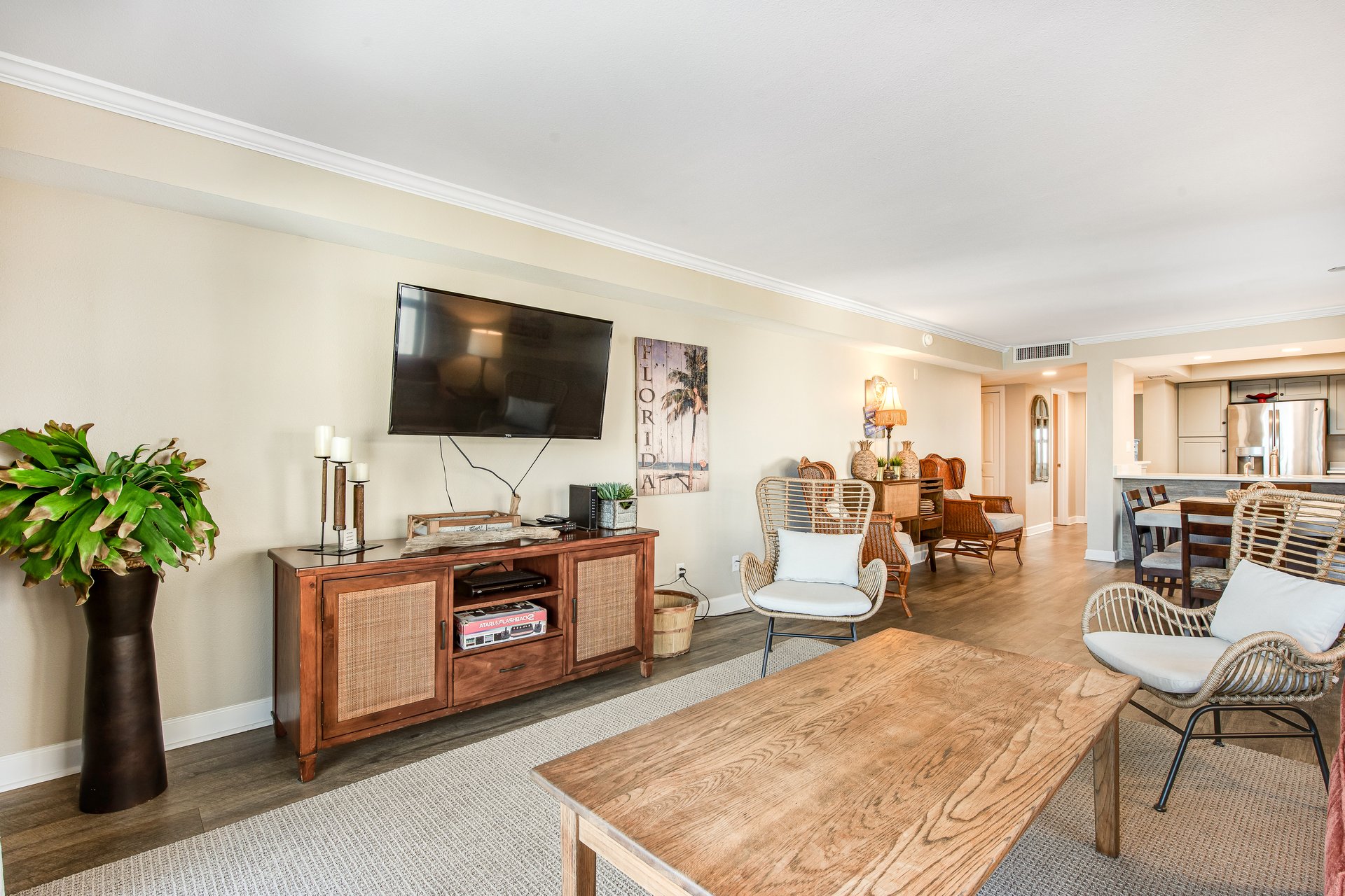 Regency Towers W 701 7