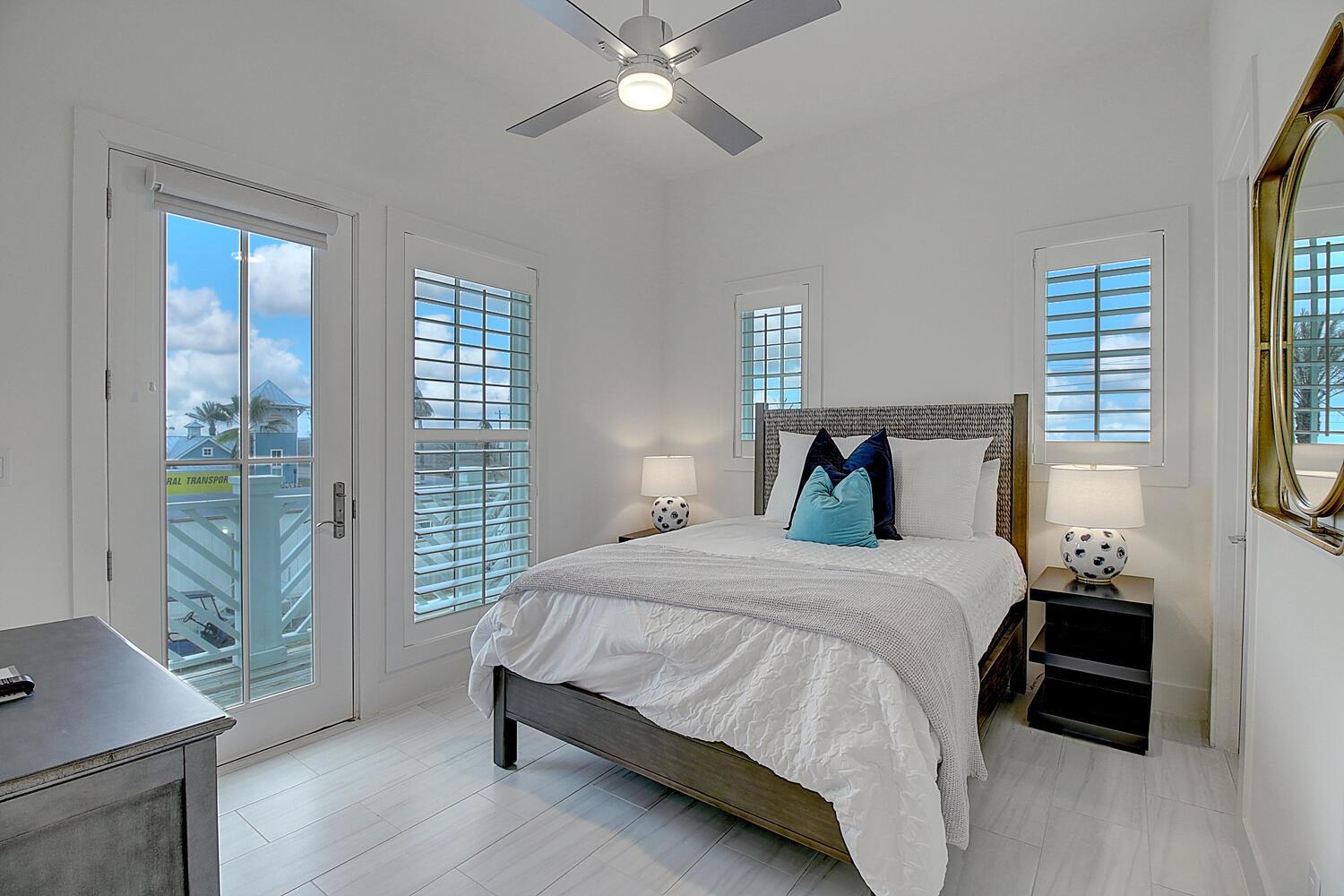 2nd Floor Queen Room