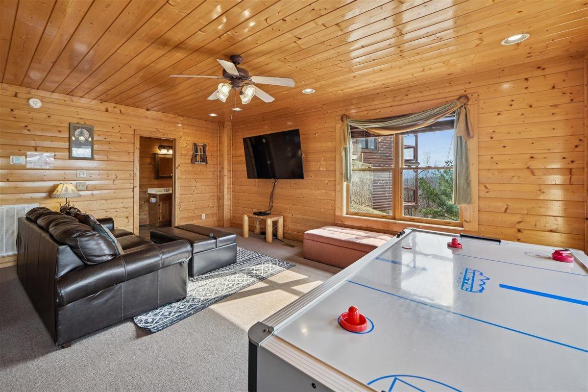 Game room Downstairs