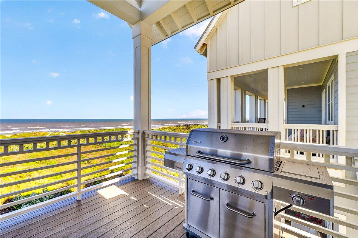 3rd Floor, Balcony