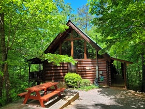 Exterior at a lovers secret a 1 bedroom cabin rental located in gatlinburg
