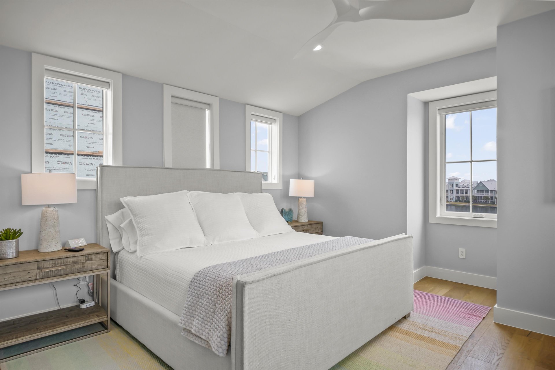 King Bedroom, 3rd Floor