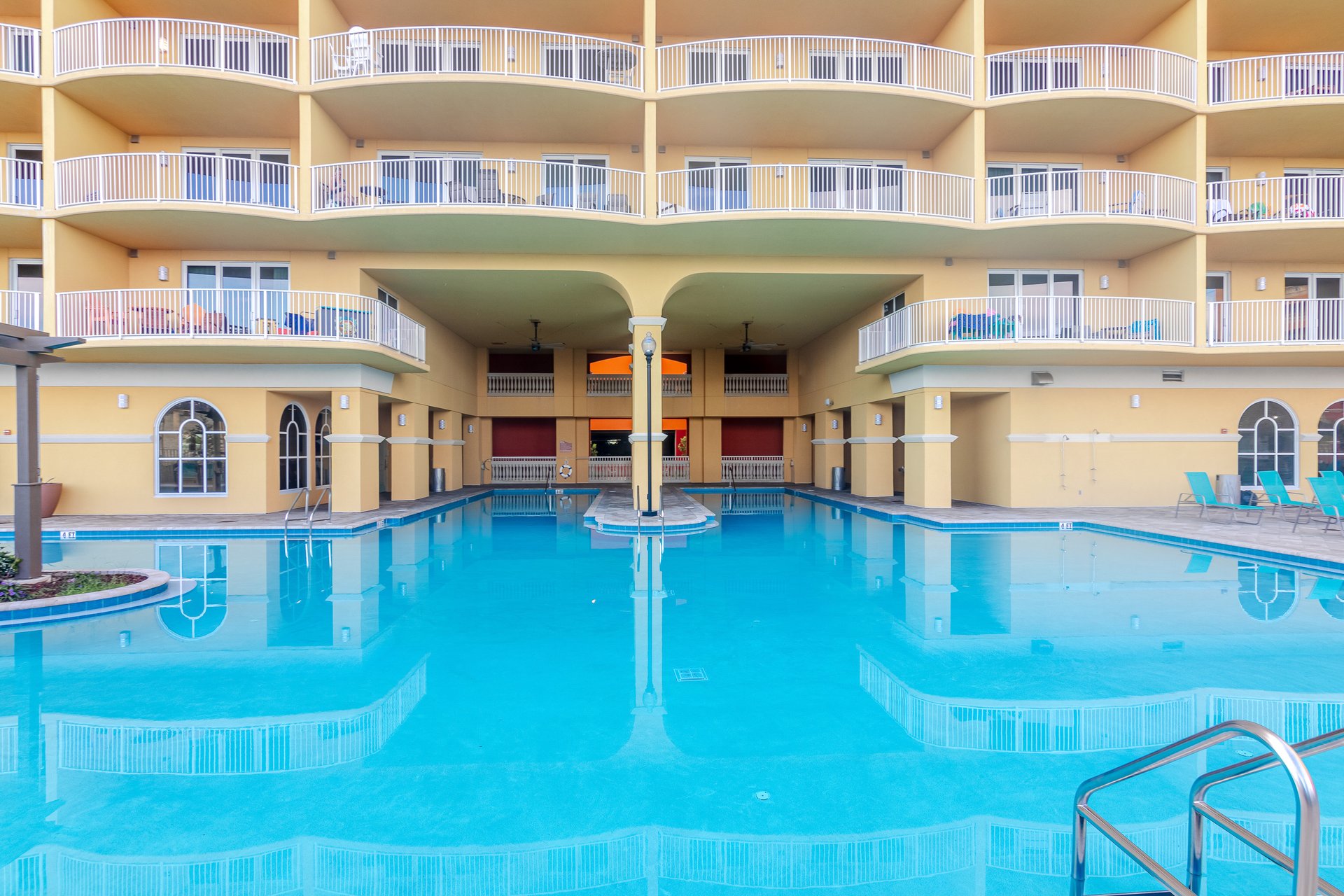 Calypso 310 Tower 3 32