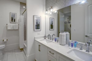 Shared Bathroom, 2nd Floor
