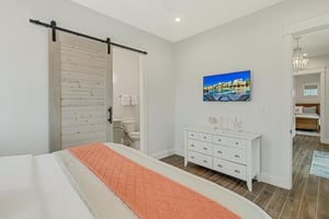 King Bedroom, 1st Floor