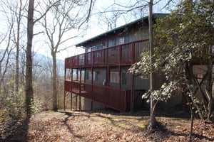 Side view from the yard at Bushwood Lodge, a 3bedroom cabin rental located in Gatlinburg