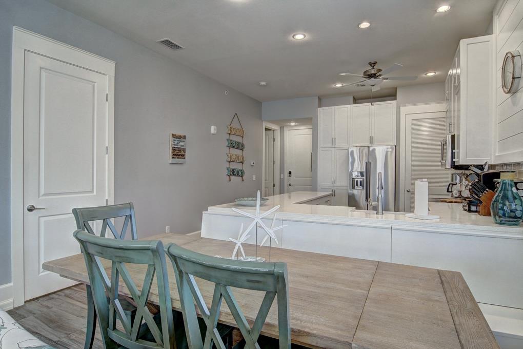 1st Floor, Dining Area