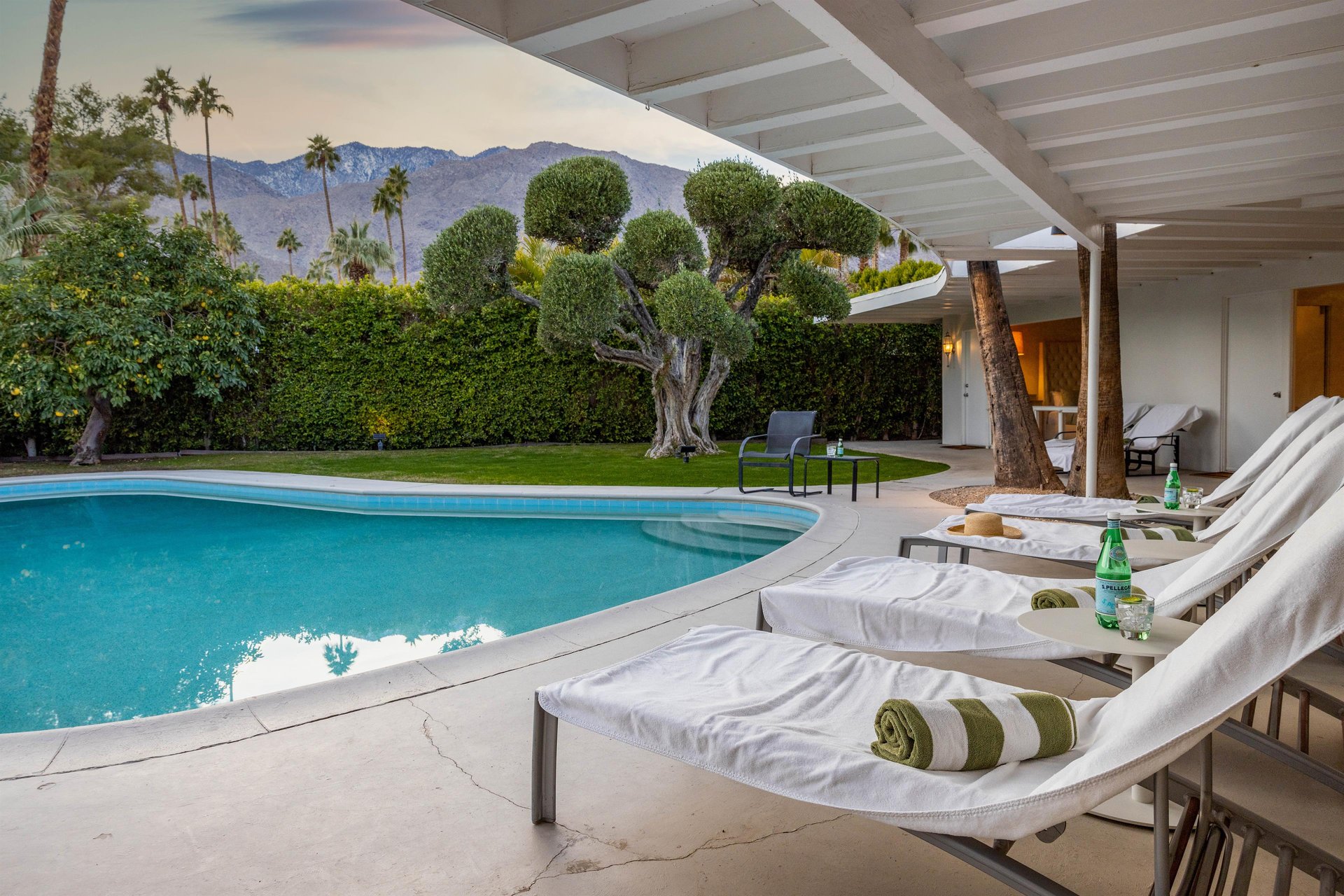 Lounge poolside
