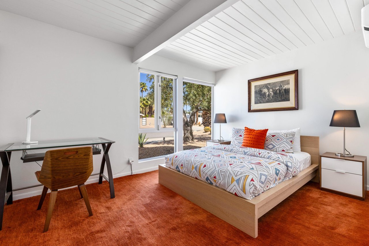 Guest bedroom