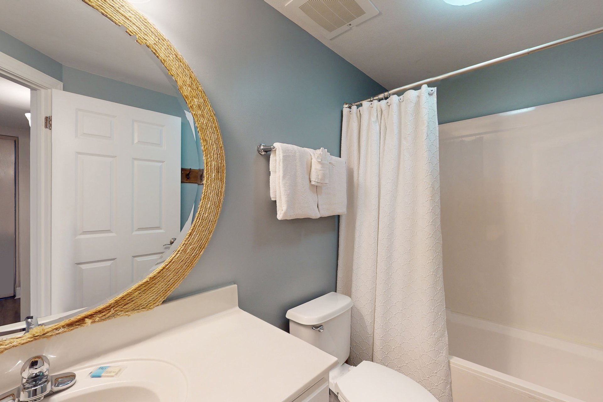 Sunrise Beach 2104  Beachfront Condo 14