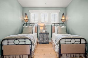 3rd Floor, Twin Bedroom