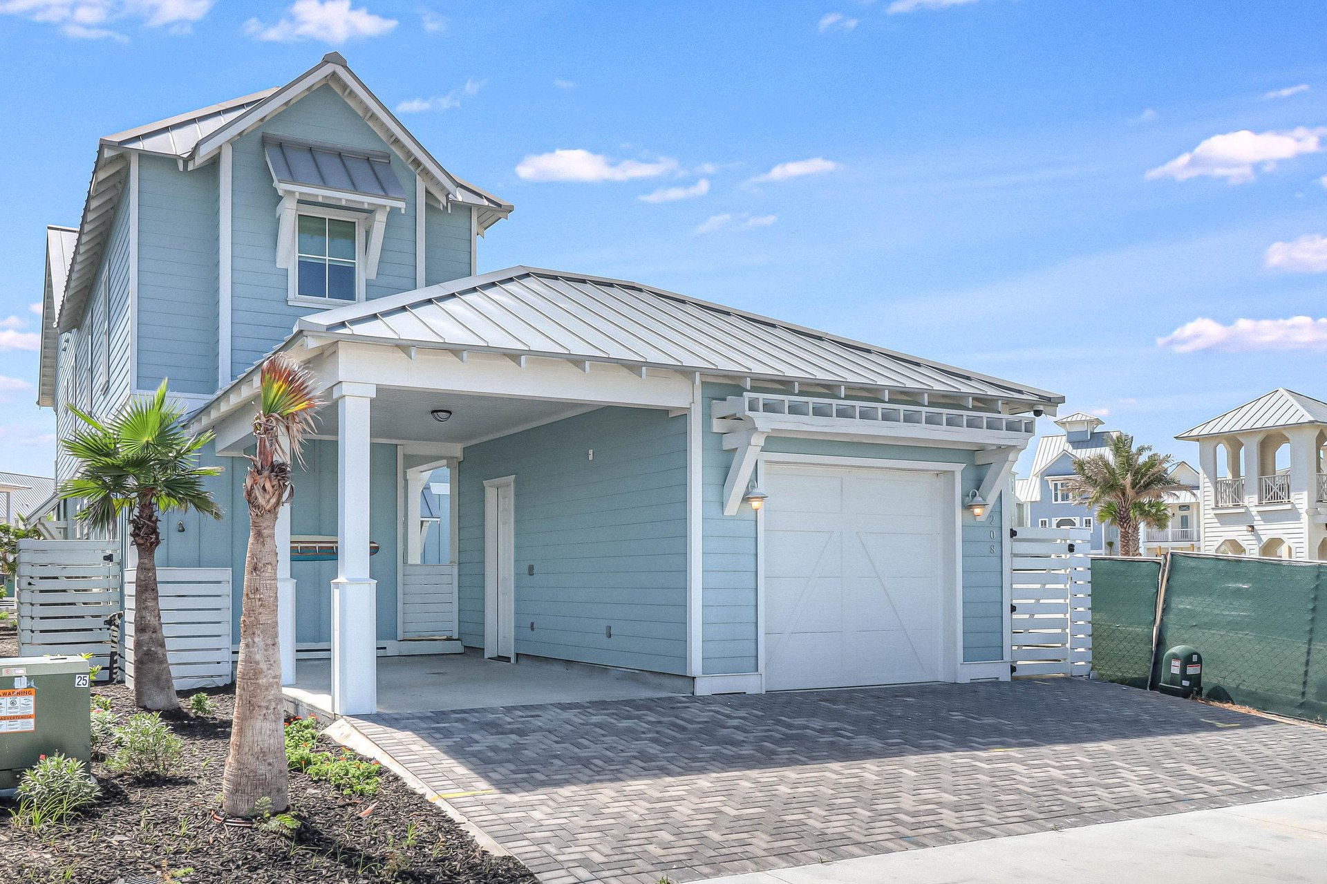 Pelican Pool House on Barefoot Lane
