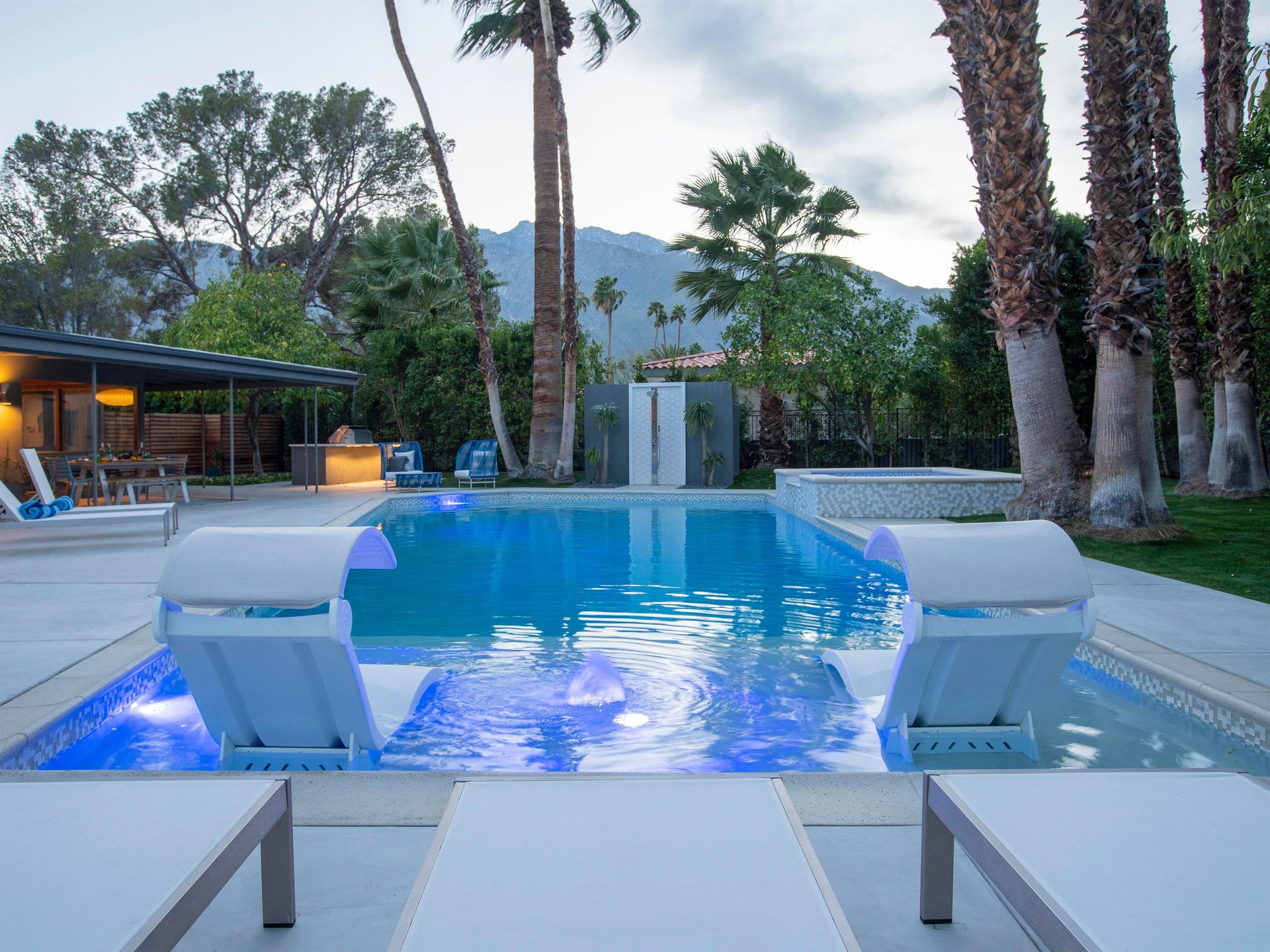 The large pool with integrated spa is fabulous