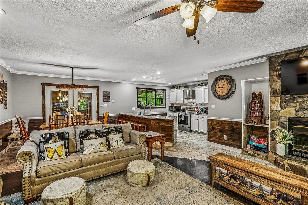060Living Room