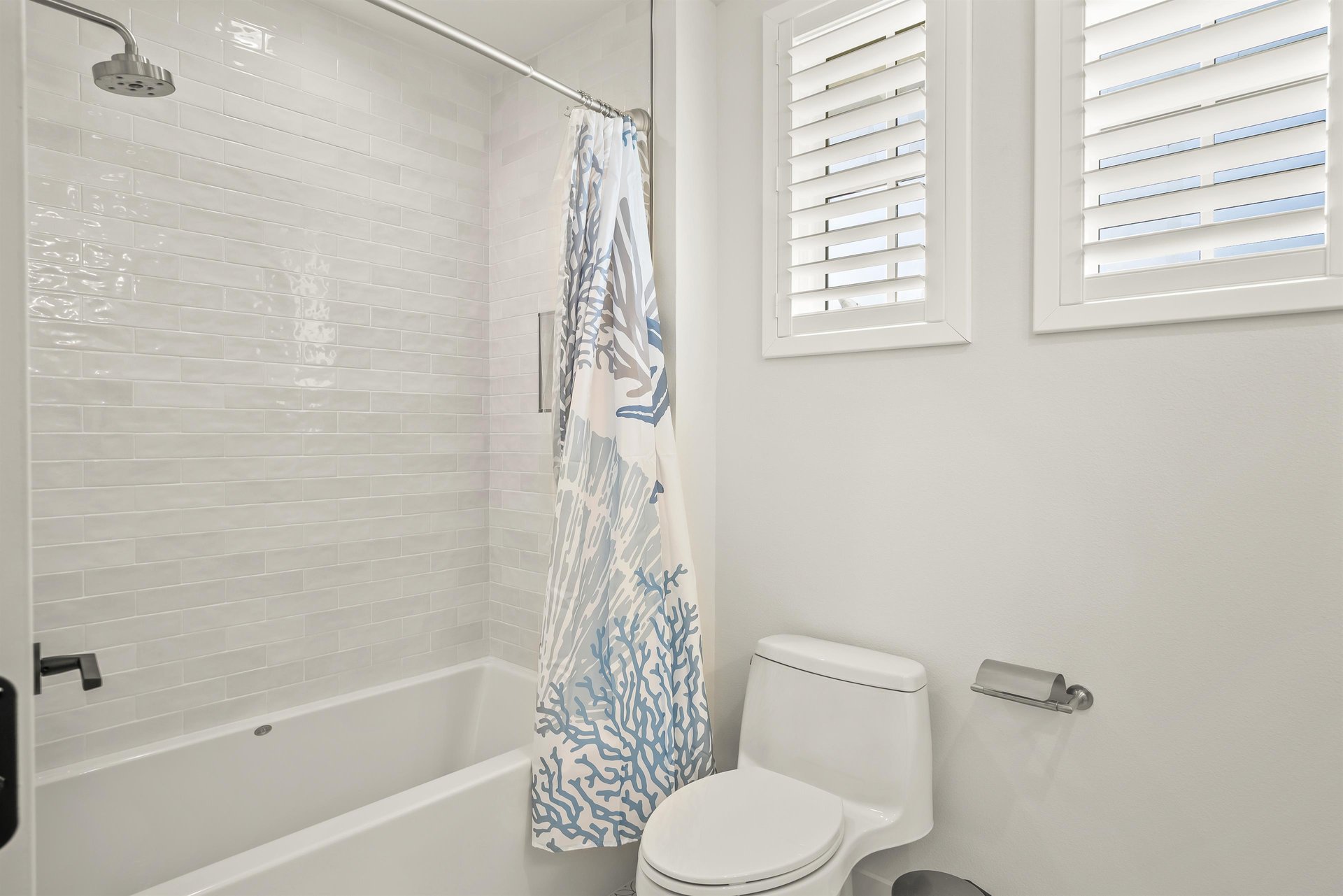 3rd Floor, Queen Bathroom