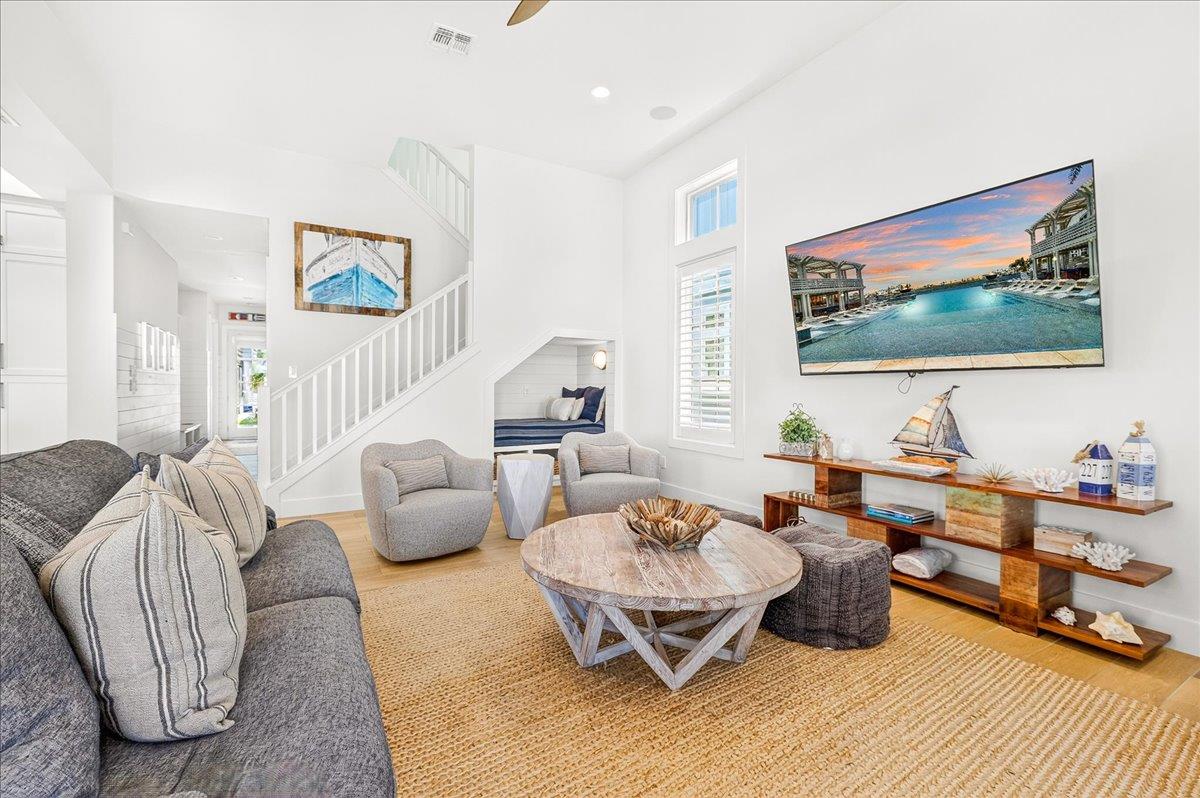 1st Floor, Main Living Room