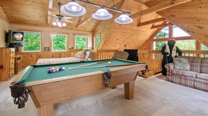 at hooked on bears a 2 bedroom cabin rental located in pigeon forge