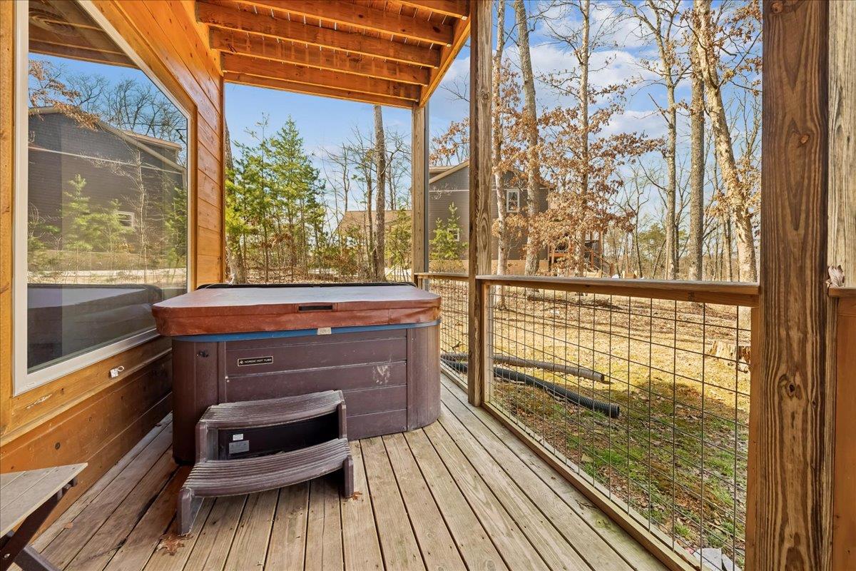 18Hot Tub