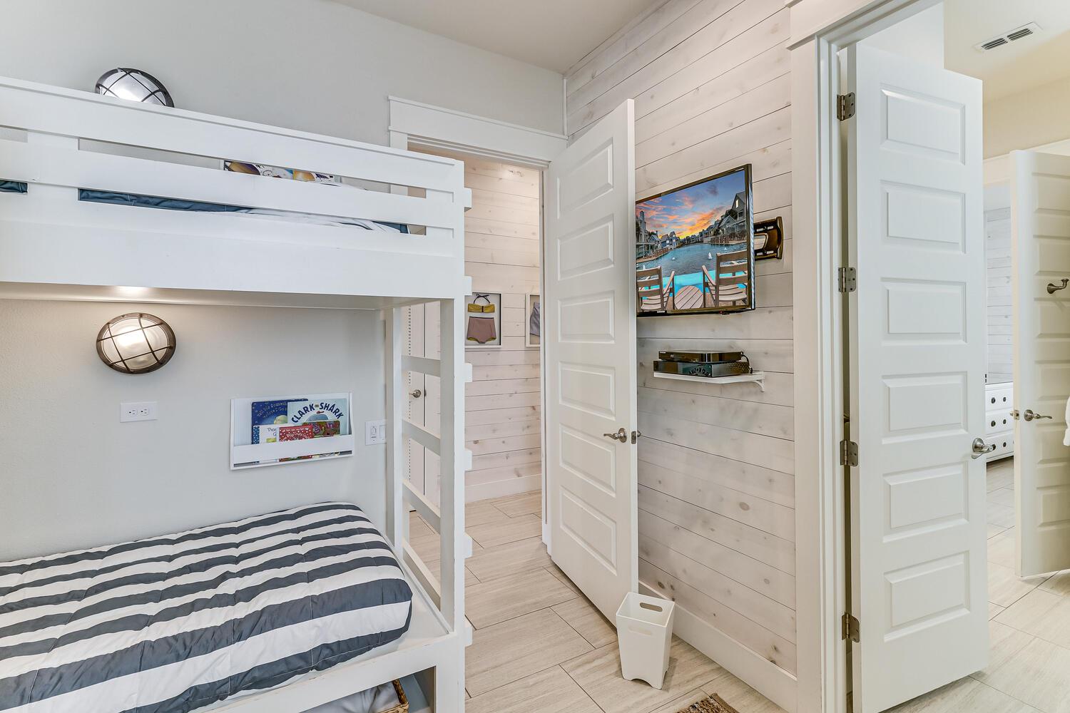 Bunk Room, 1st Floor