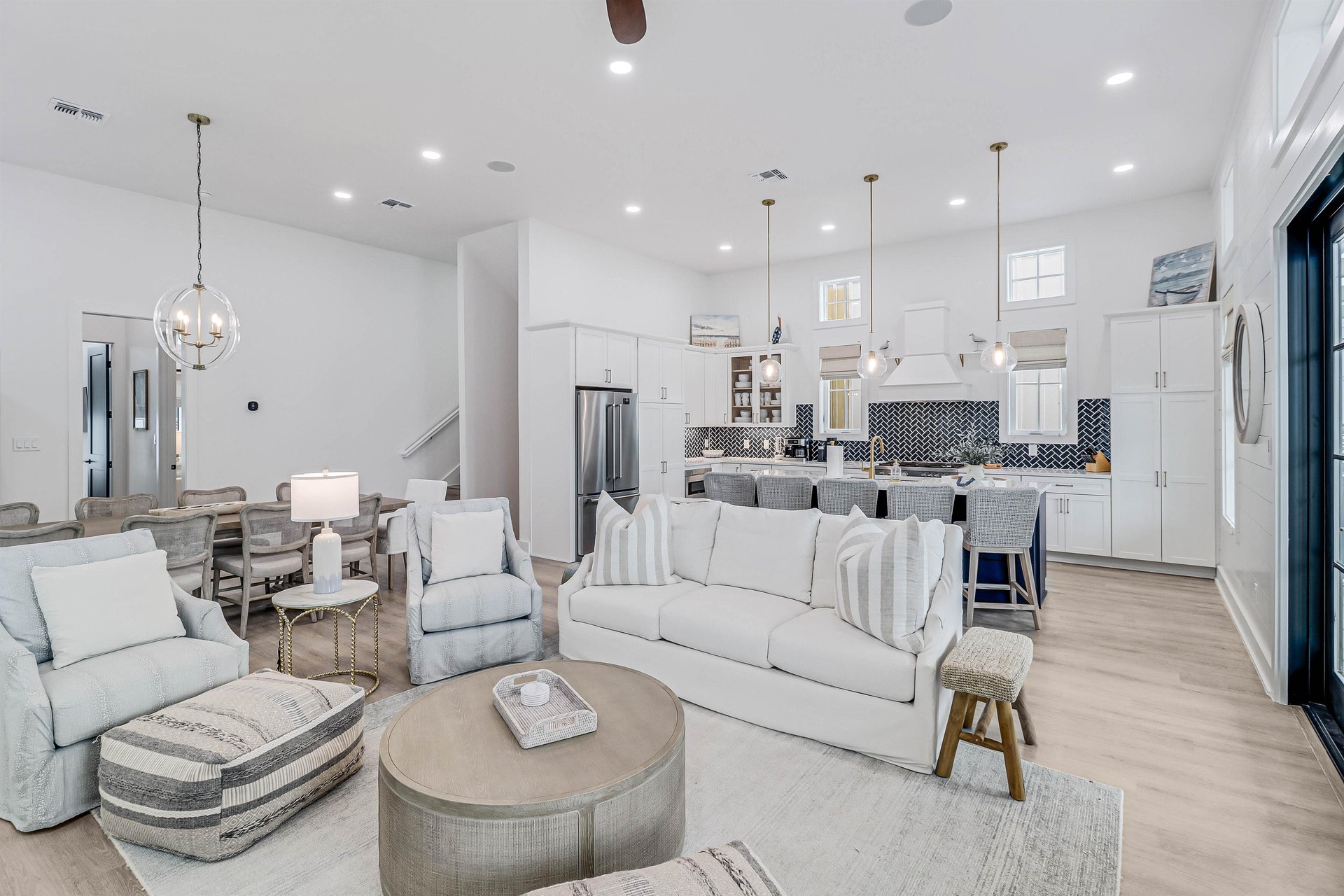 Main Living Area, 2nd Floor