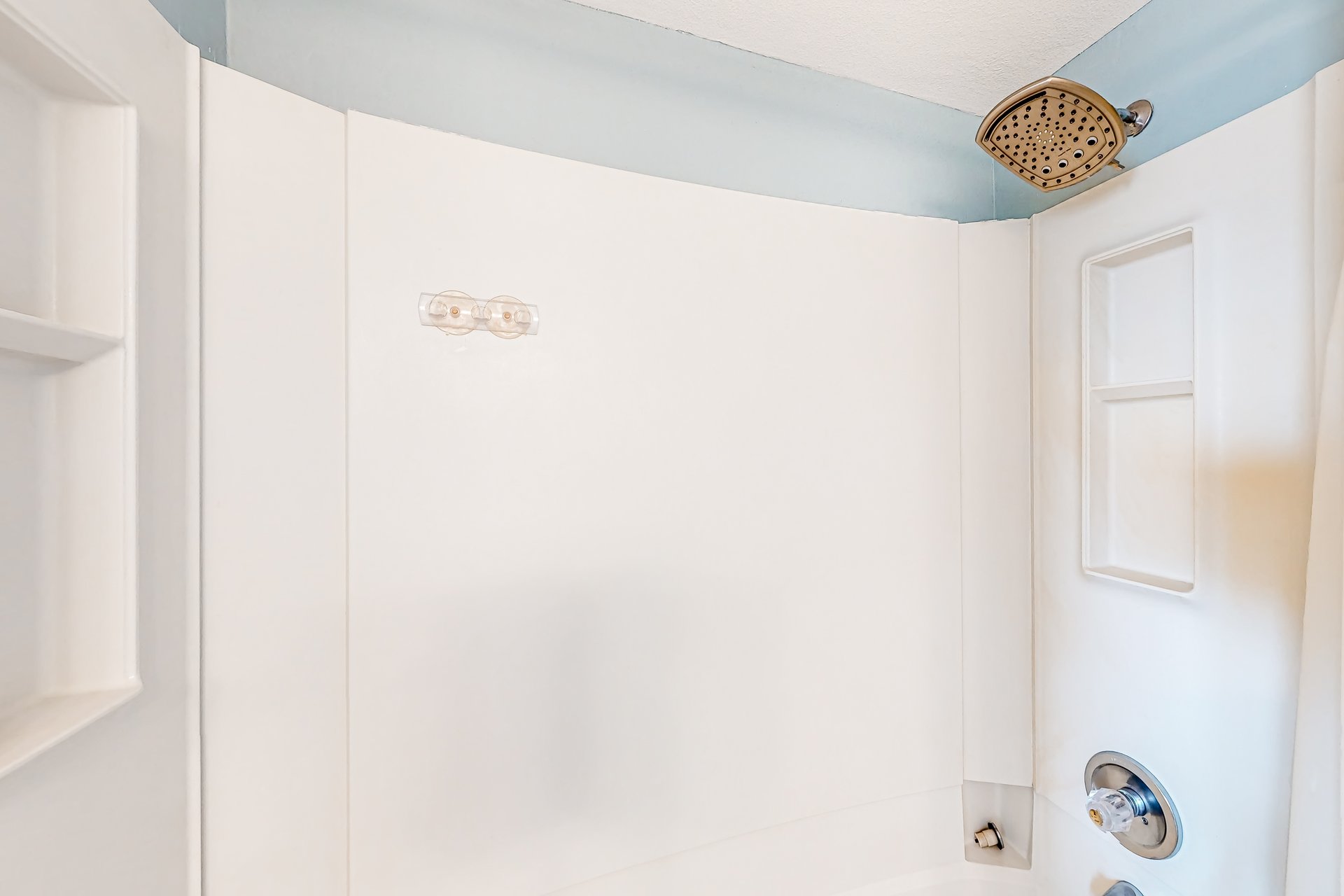 Commodores Landing 204 24