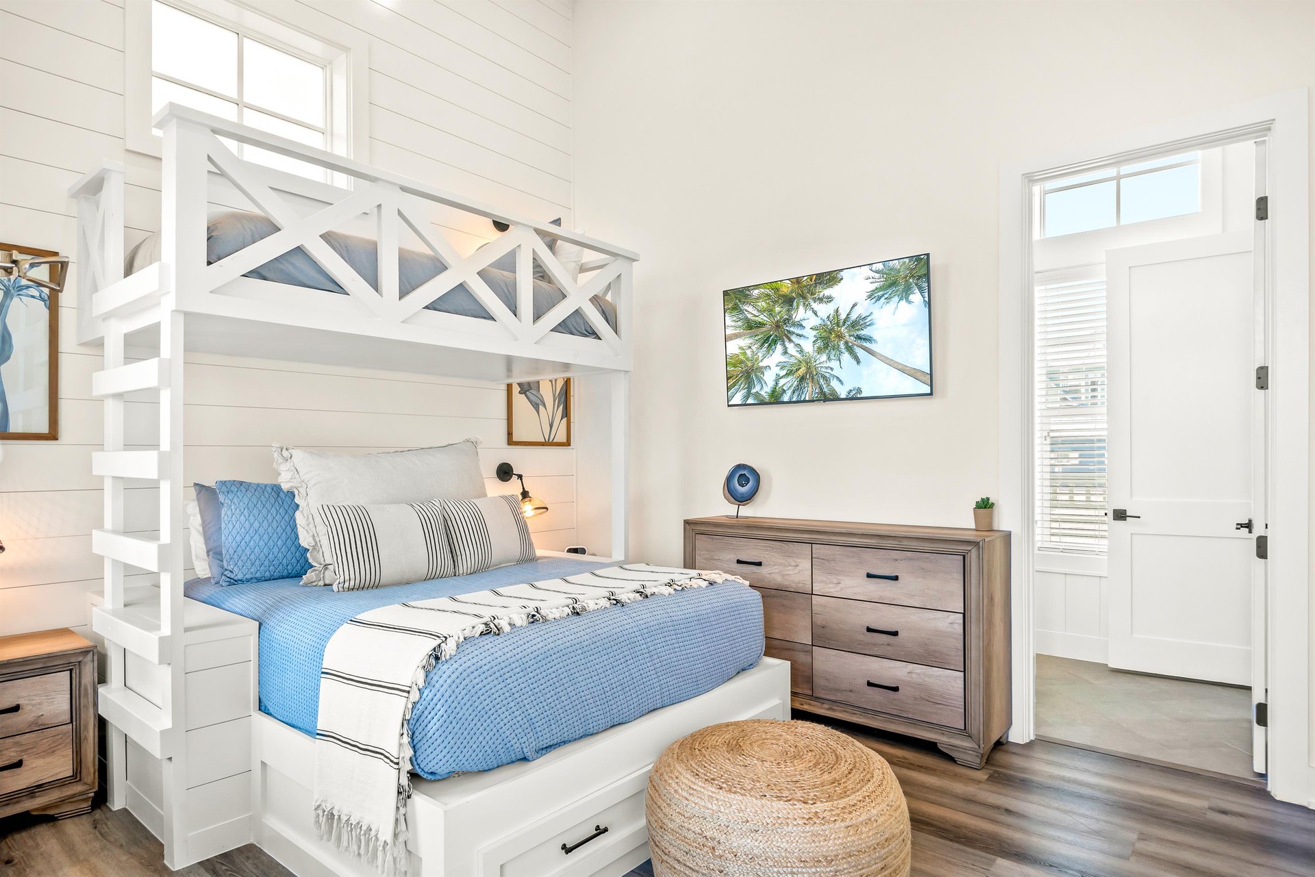 1st Floor, Twin Over Queen Bunk Bedroom