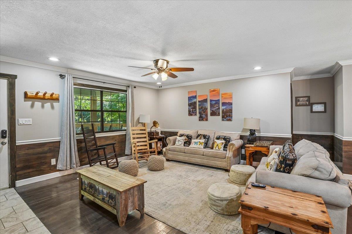 007Living Room