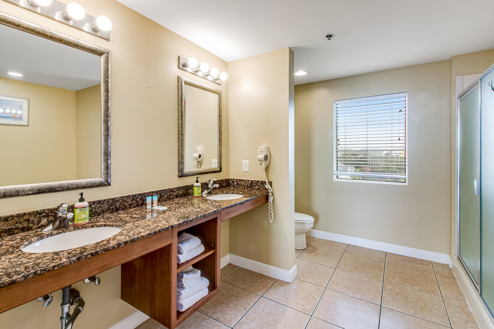 Splash Resort 507E 22