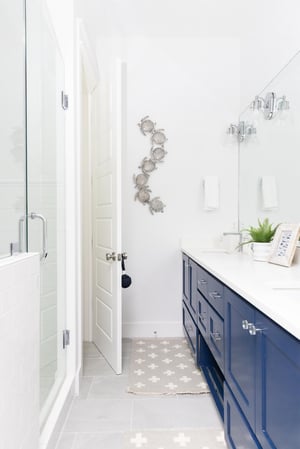 Bunk Room Bathroom, 1st Floor