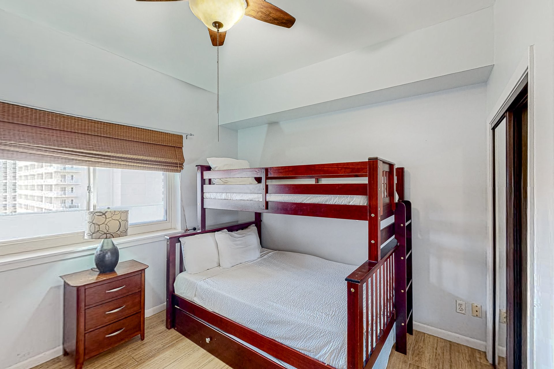 TOPSL Beach Manor 804 17