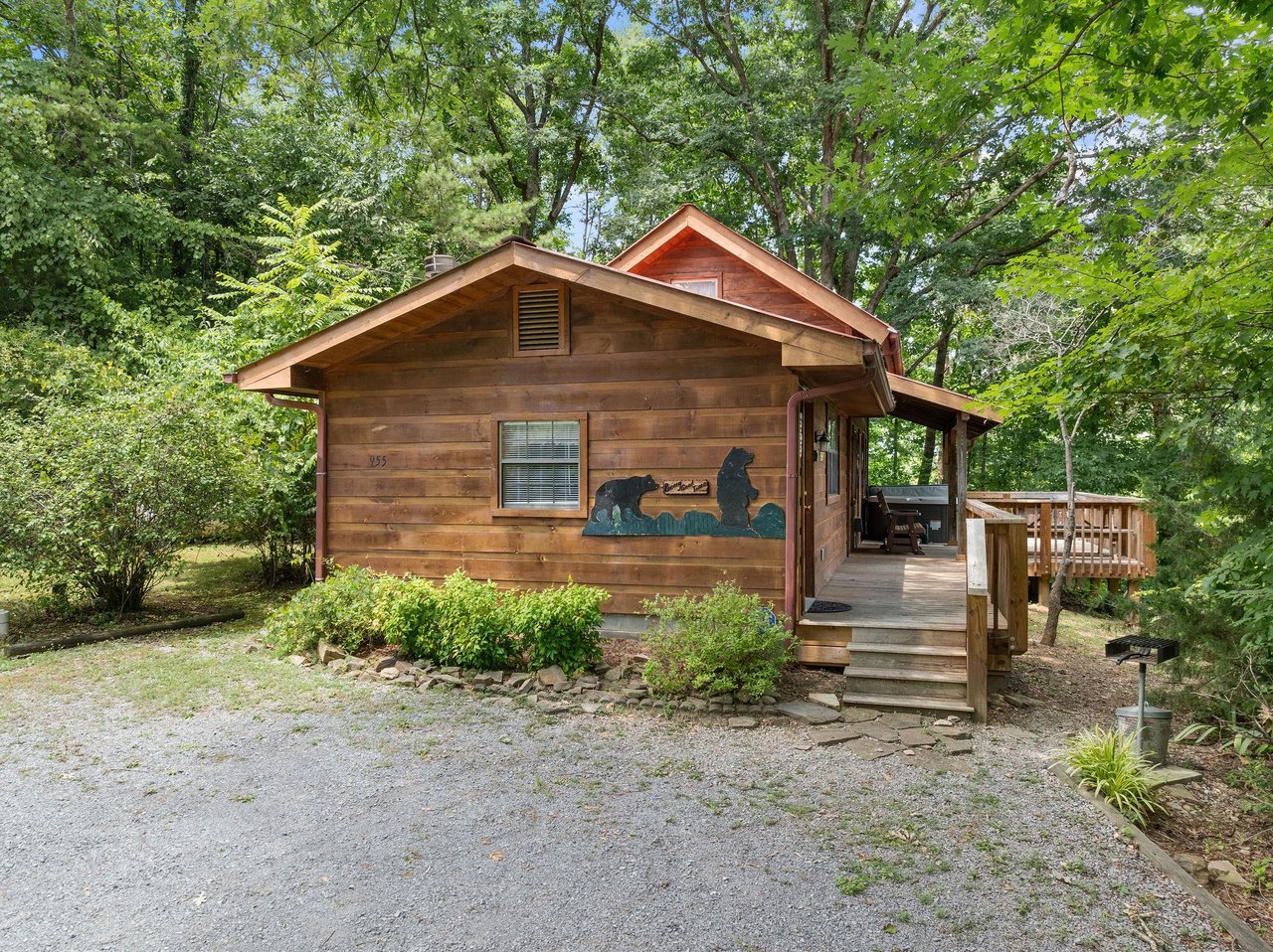 Beary Good Time, a 1bedroom cabin rental located in Pigeon Forge