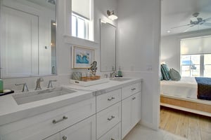 1st Floor Shared Bathroom