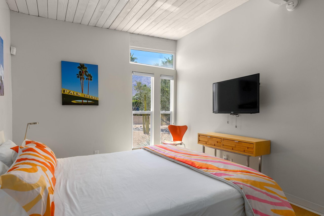 Guest bedroom