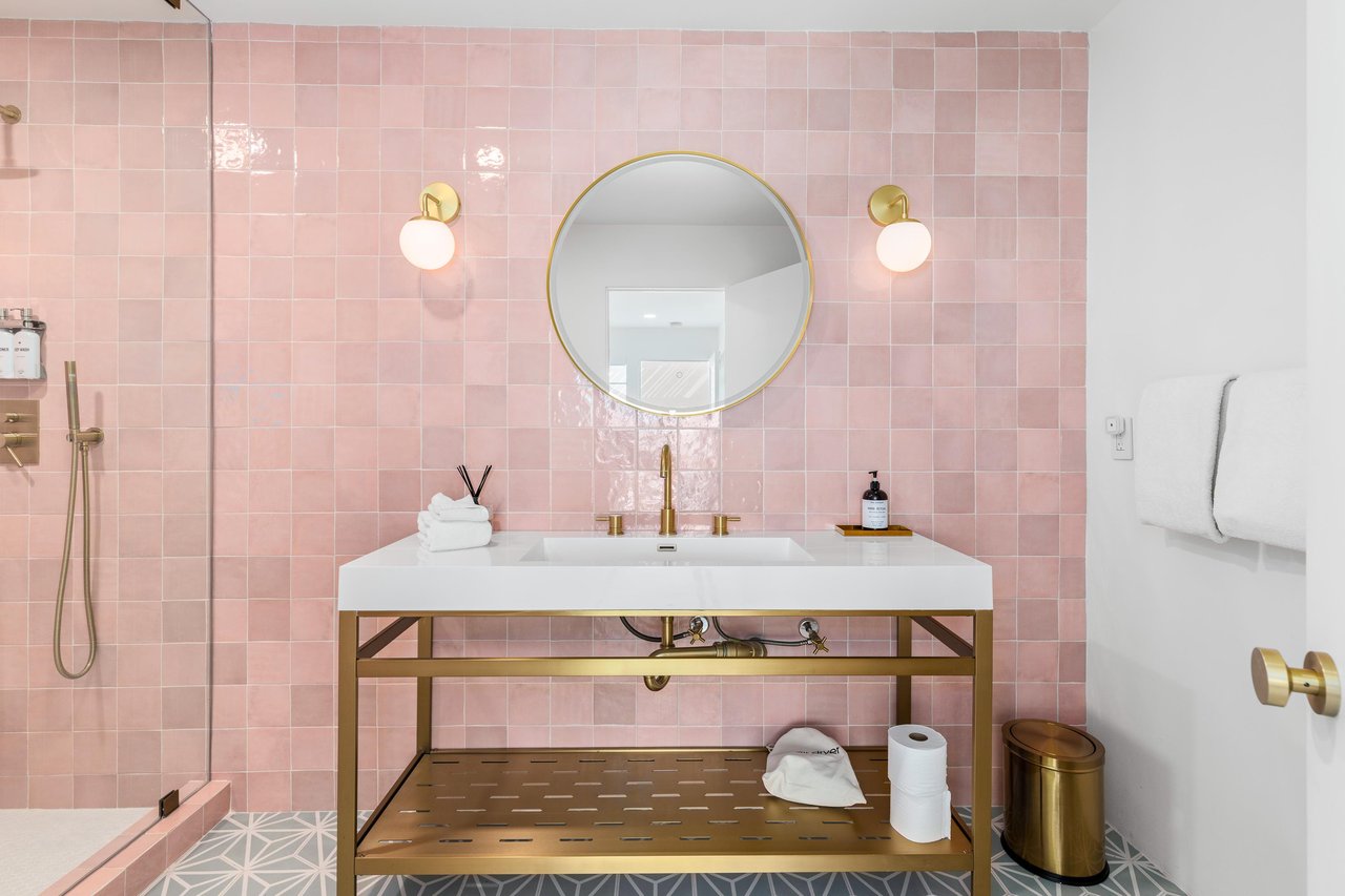 Casita bathroom