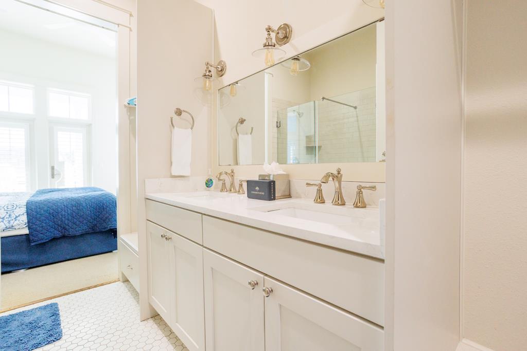 Primary Bathroom, 2nd Floor