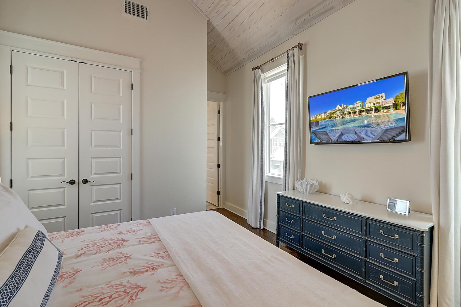 Primary King Bedroom, 2nd Floor