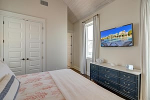 Primary King Bedroom, 2nd Floor