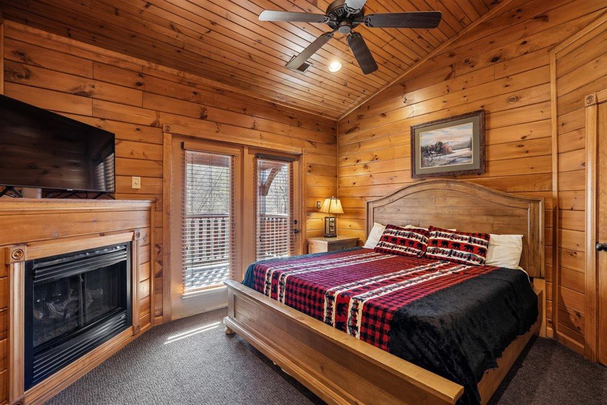 Upstairs King Bedroom