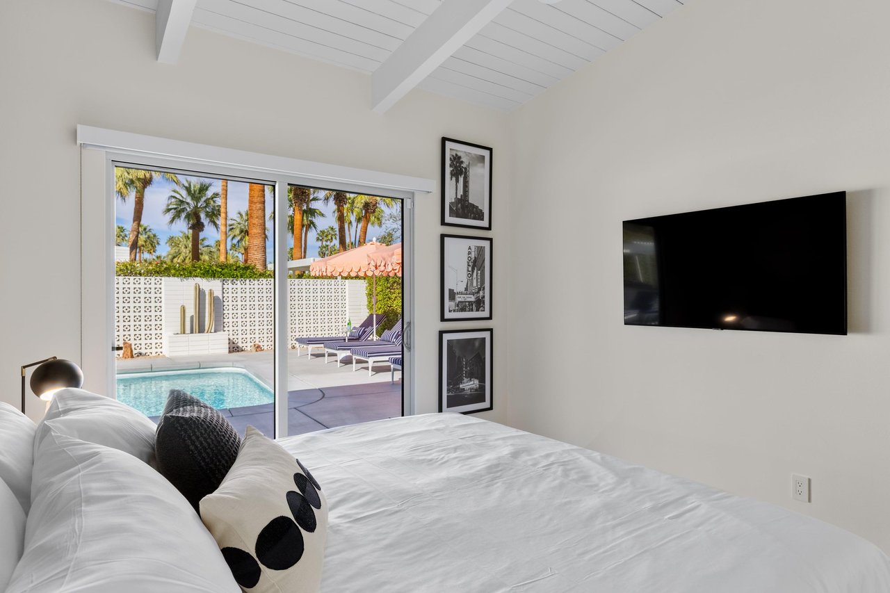 Guest bedroom