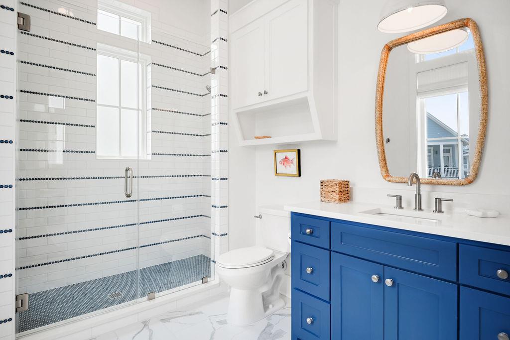 3rd King Bathroom, 2nd Floor