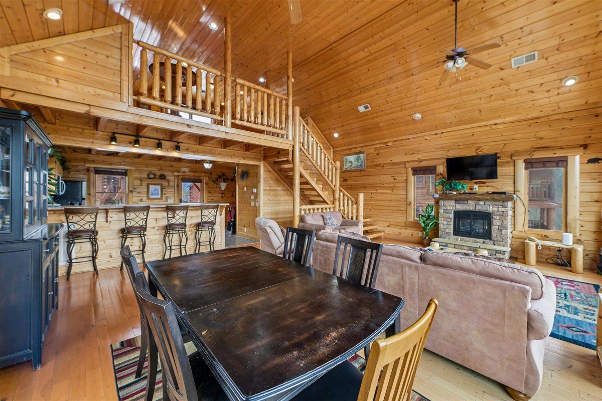 31Dining Room