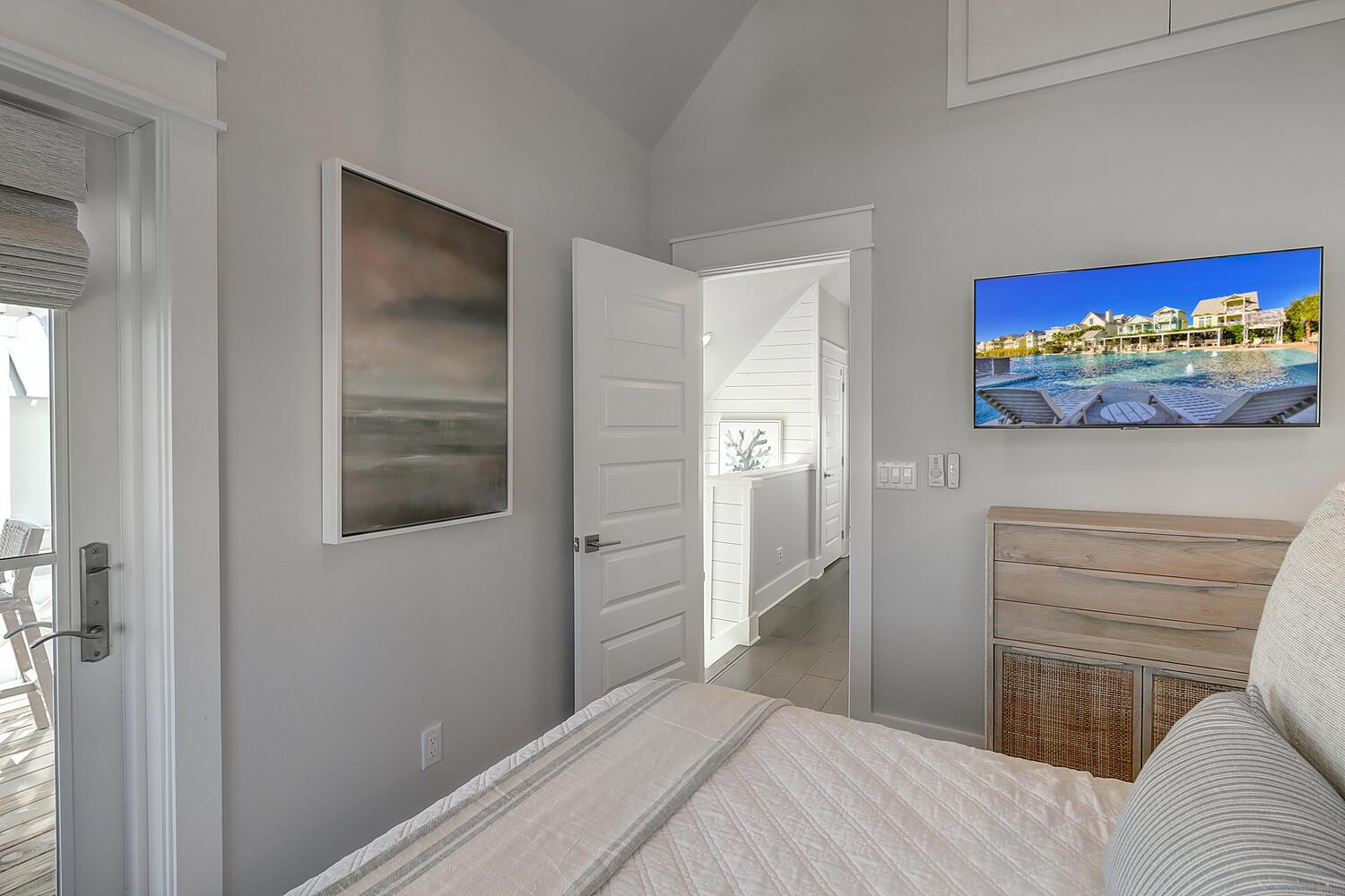 Primary Queen Bedroom, 2nd Floor