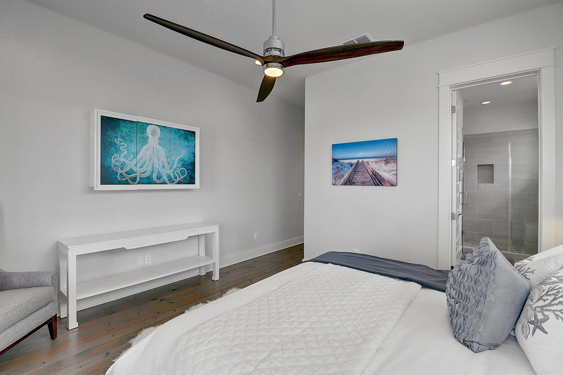 Primary King Bedroom, 2nd Floor