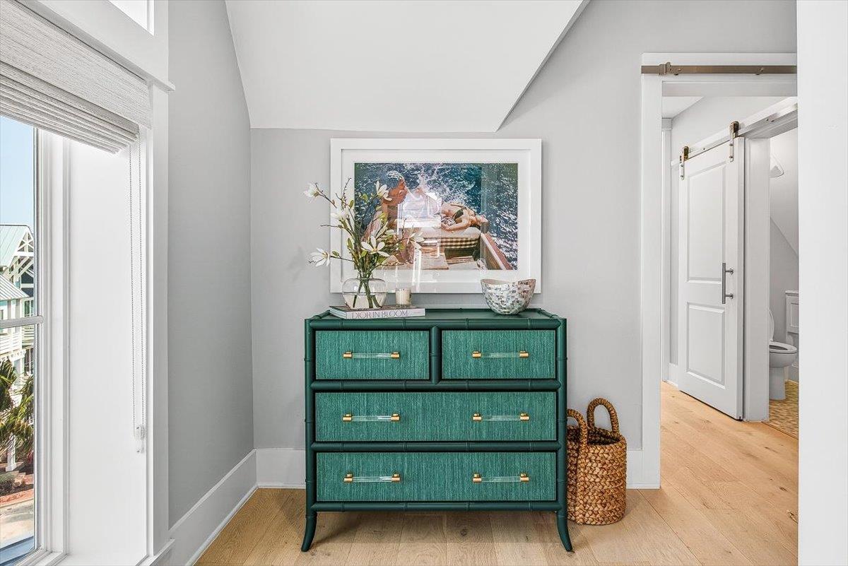 Foyer Hallway, 2nd Floor