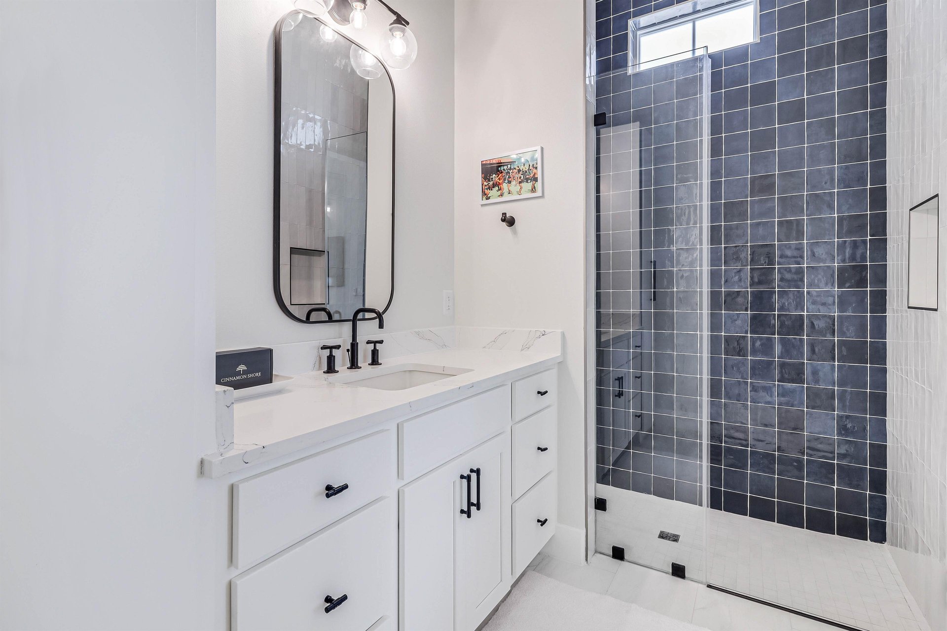 Right King Bathroom, 1st Floor