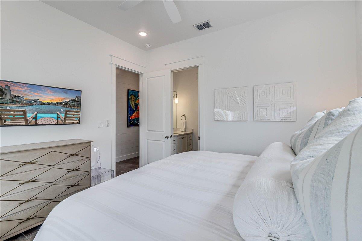 Third King Bedroom, 1st Floor