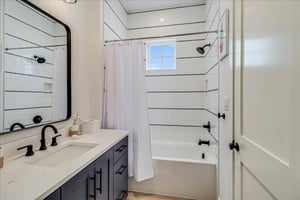 Bunk Bathroom, 1st Floor